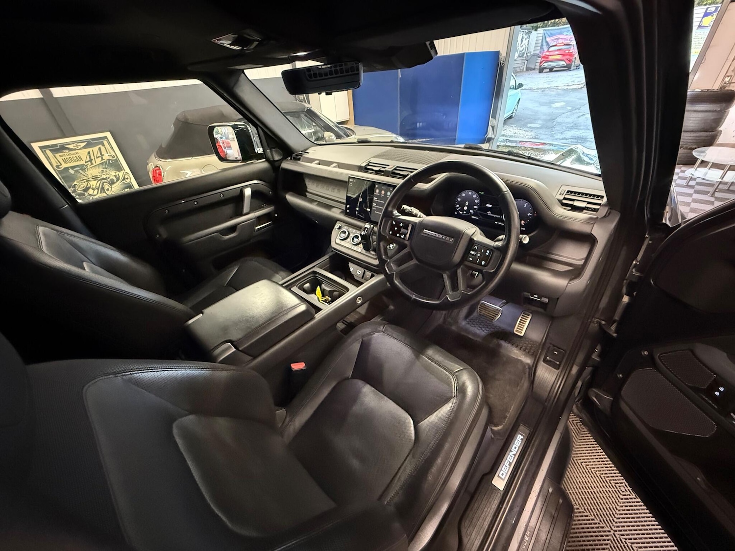 Used Land Rover Defender 2023 for sale - 77040465: Photo 5