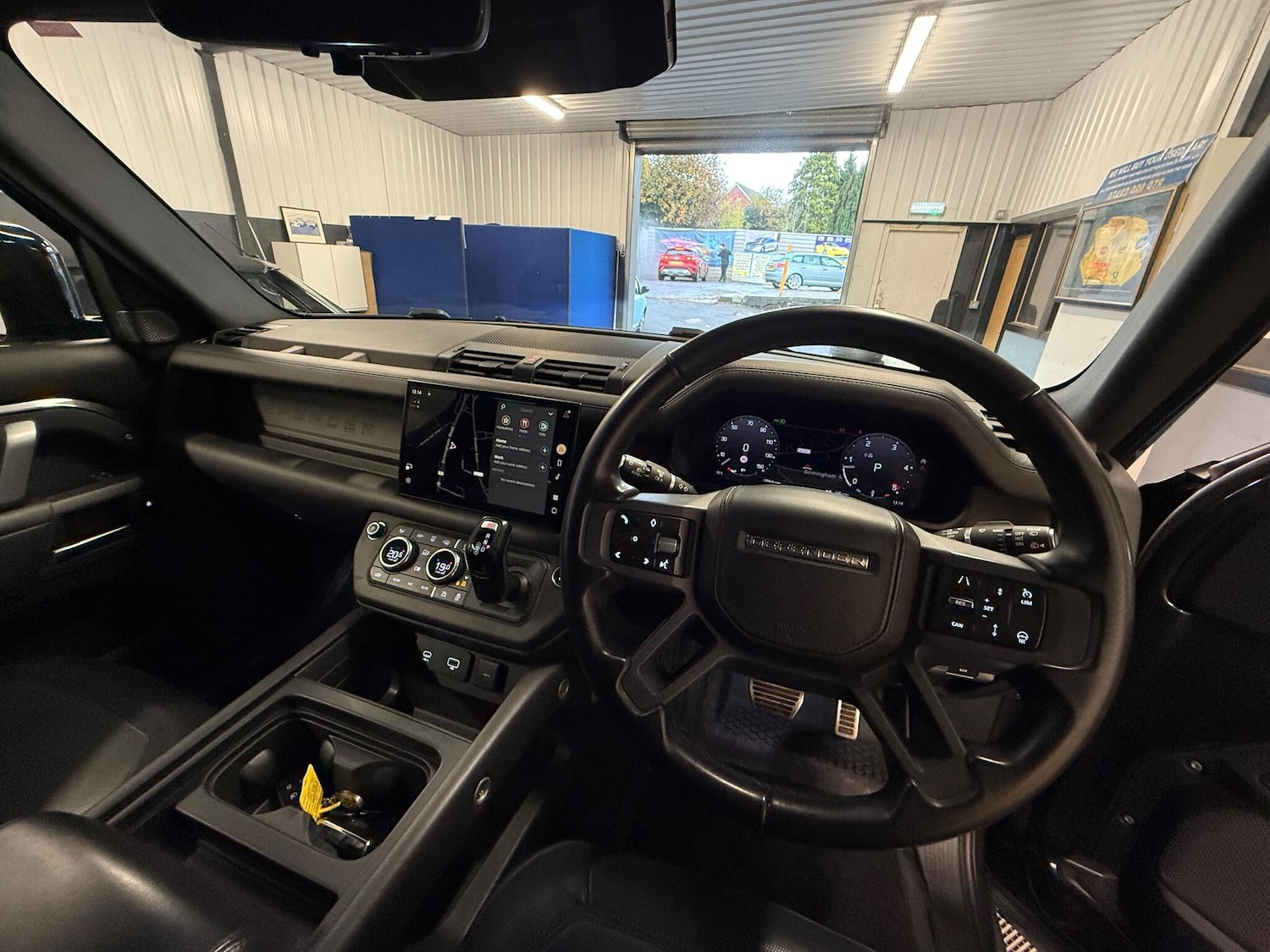 Used Land Rover Defender 2023 for sale - 77040465: Photo 7