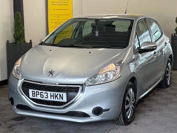 Used Peugeot 208 2014 for sale - 78854205: Photo