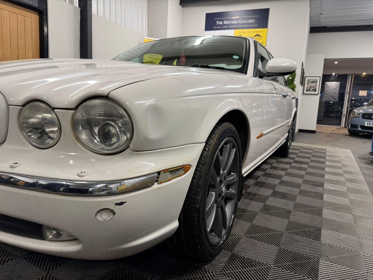 Used Jaguar XJ 2005 for sale - 76989688: Photo 16