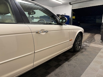 Used Jaguar XJ 2005 for sale - 76989688: Photo