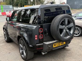 Used Land Rover Defender 90 2022 for sale - 77970526: Photo