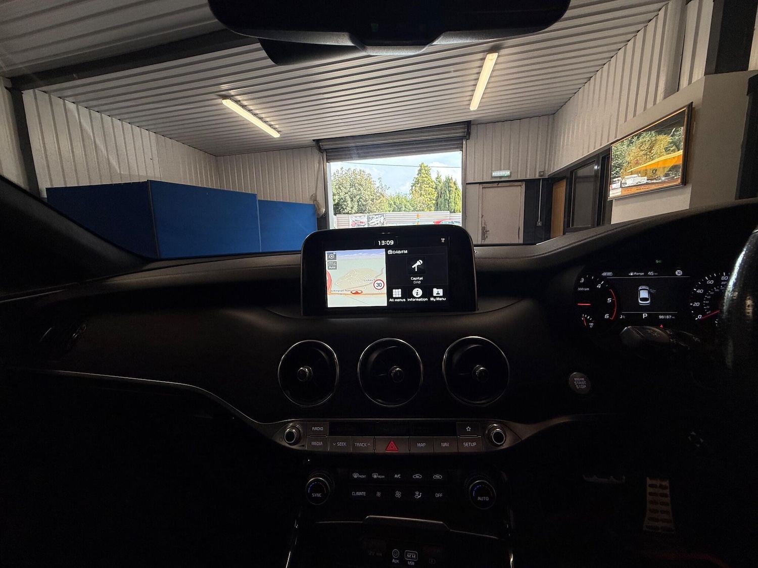 Used Kia Stinger 2018 for sale - 76666717: Photo 10