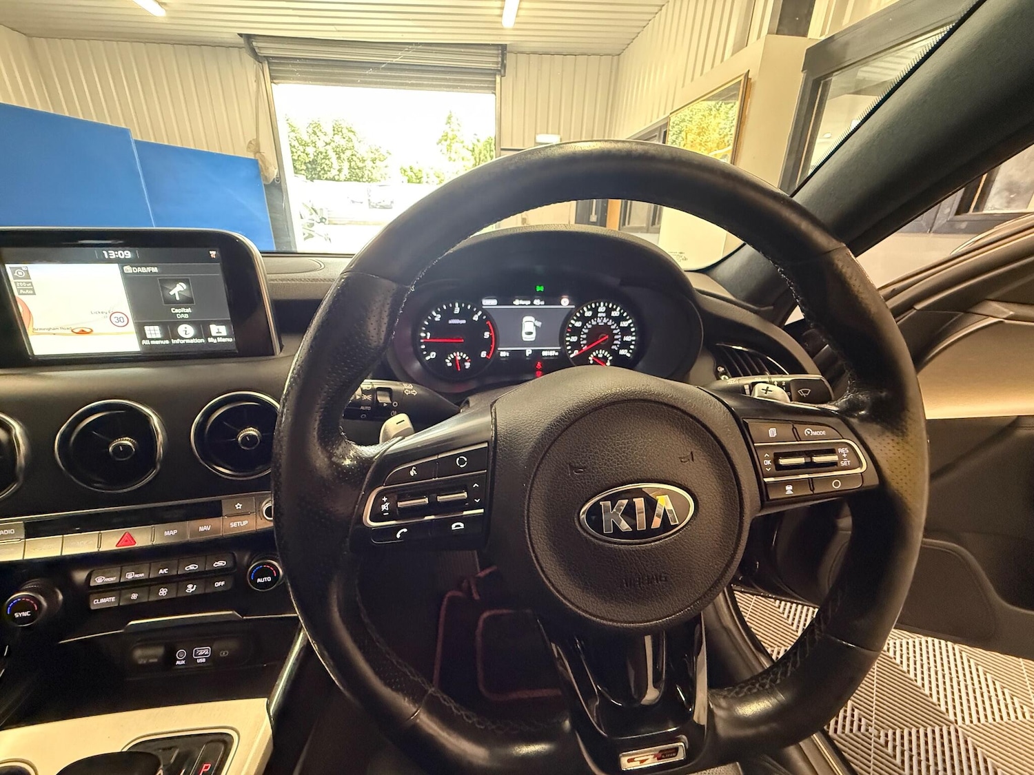 Used Kia Stinger 2018 for sale - 76666717: Photo 8