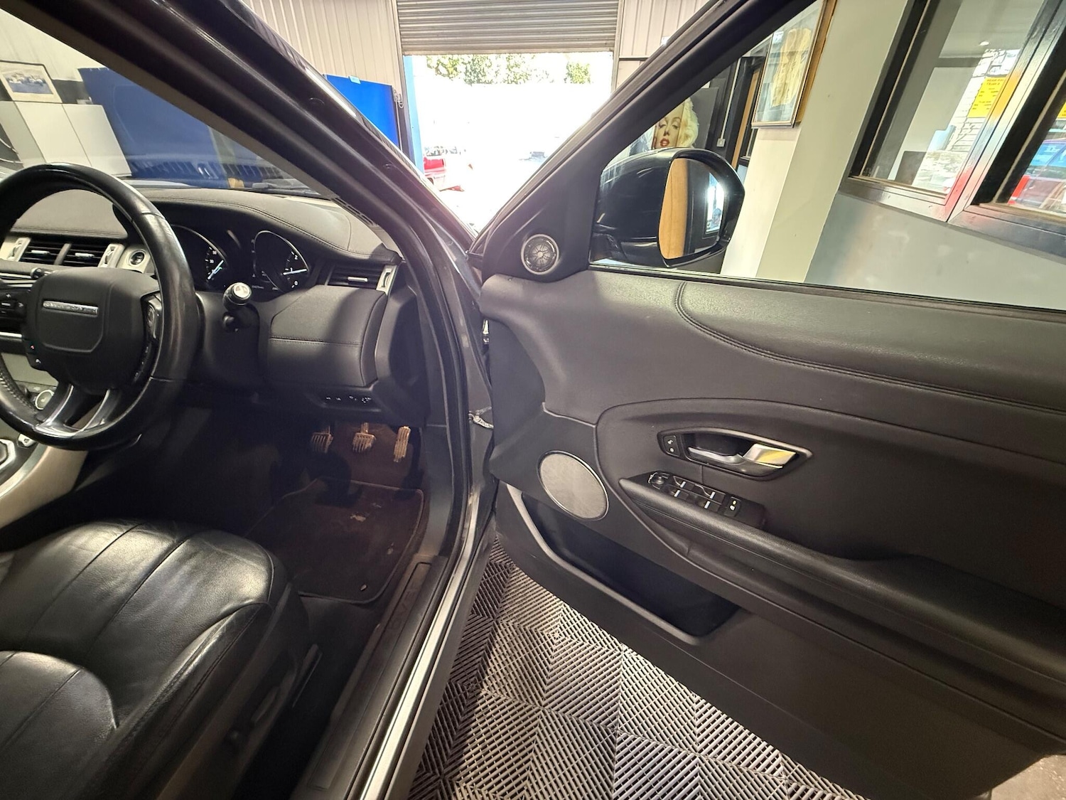 Used Land Rover Range Rover Evoque 2018 for sale - 76377500: Photo 14