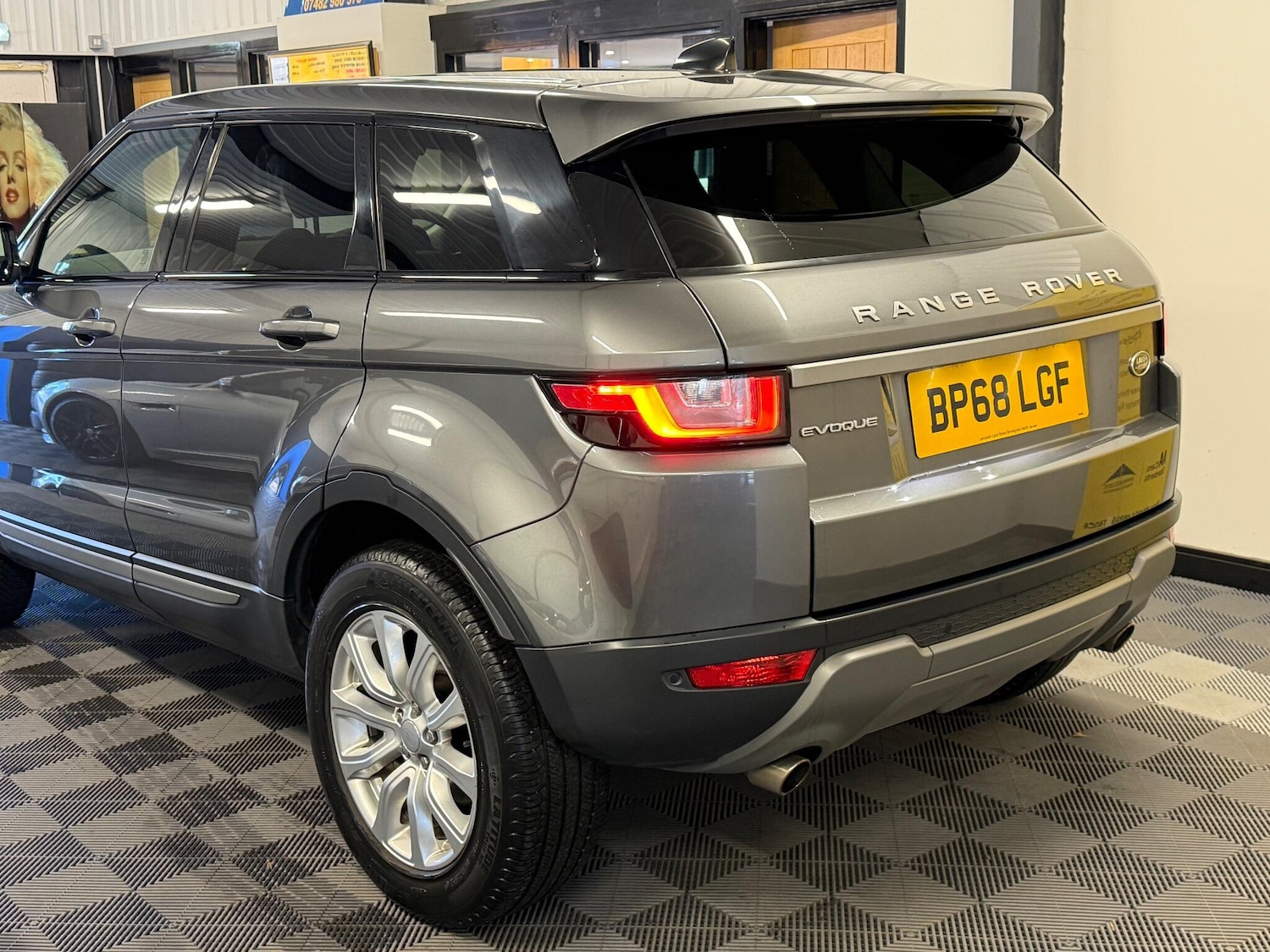 Used Land Rover Range Rover Evoque 2018 for sale - 76377500: Photo 18