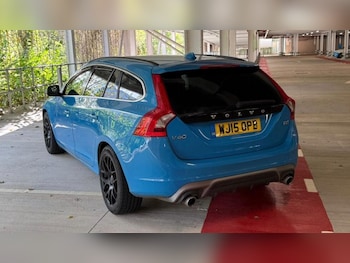 Used Volvo V60 2015 for sale - 75741195: Photo