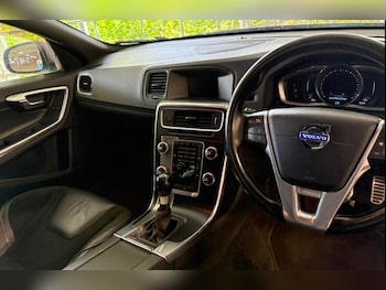 Used Volvo V60 2015 for sale - 75741195: Photo