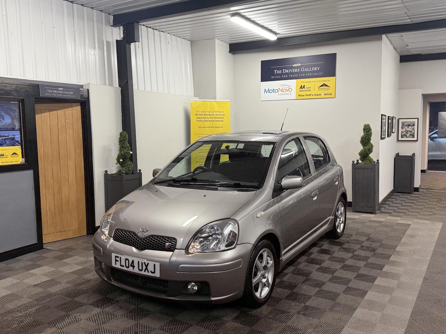 Used Toyota Yaris 2004 for sale - 77386222: Photo 1