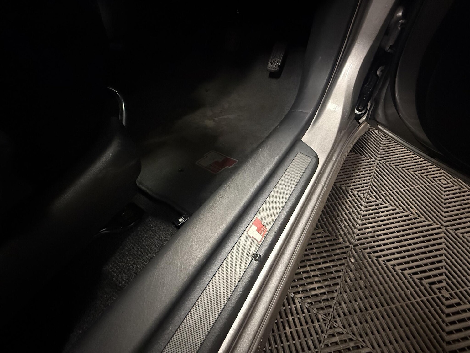 Used Toyota Yaris 2004 for sale - 77386222: Photo 13