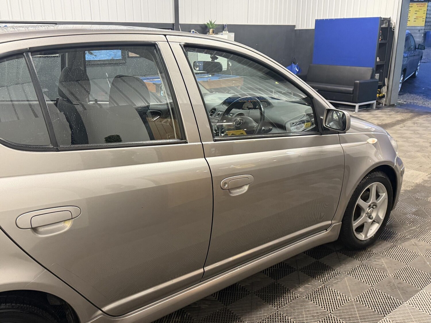 Used Toyota Yaris 2004 for sale - 77386222: Photo 15