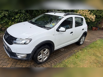 2016 (66) - 1.5 dCi Laureate Euro 6 (s/s) 5dr