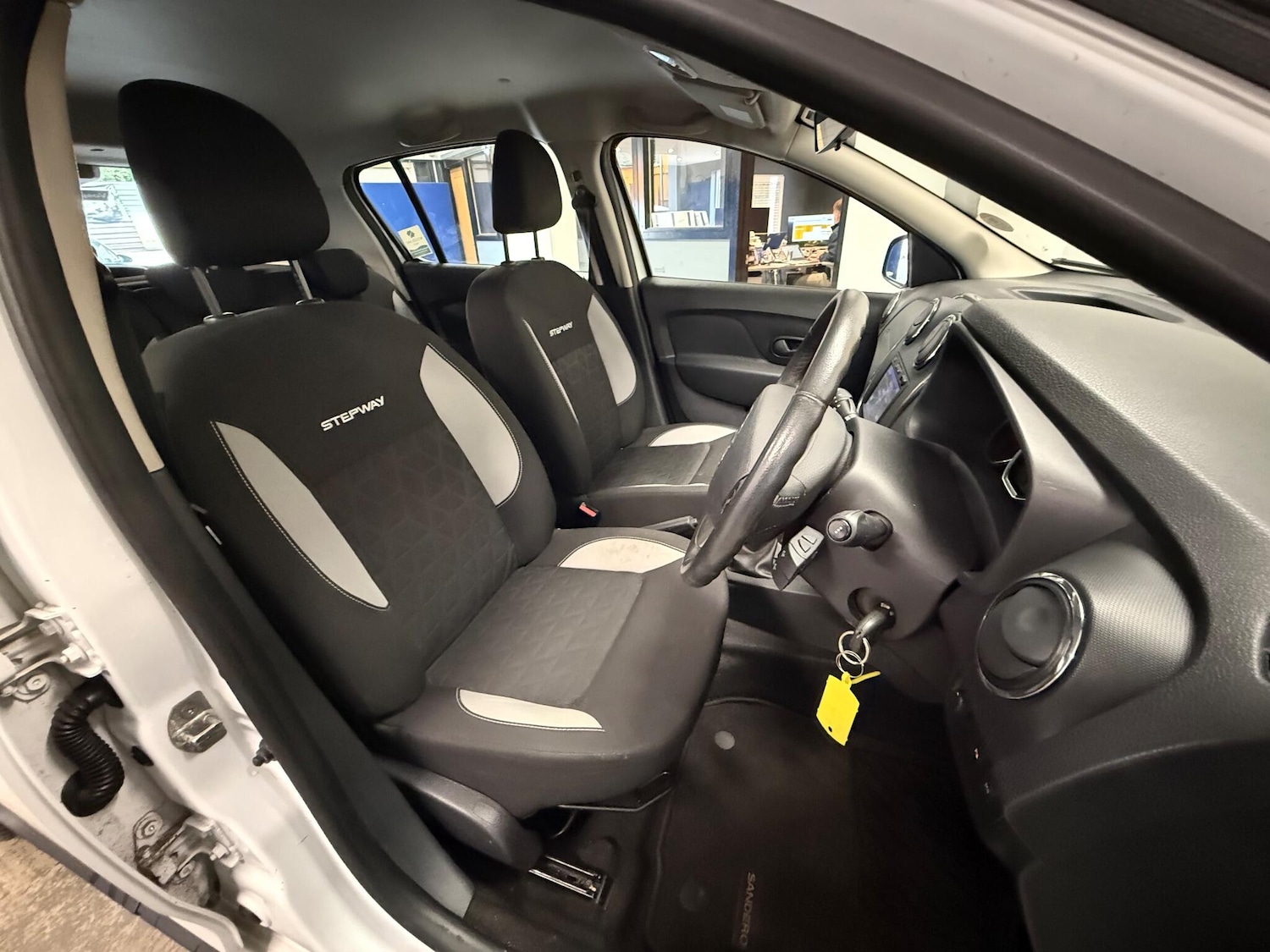 Used Dacia Sandero Stepway 2016 for sale - 75708394: Photo 8