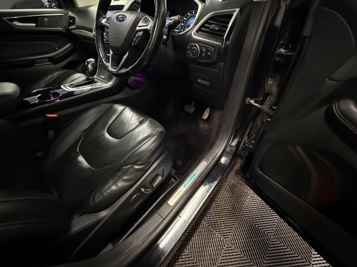 Used Ford Edge 2016 for sale - 76765667: Photo 16