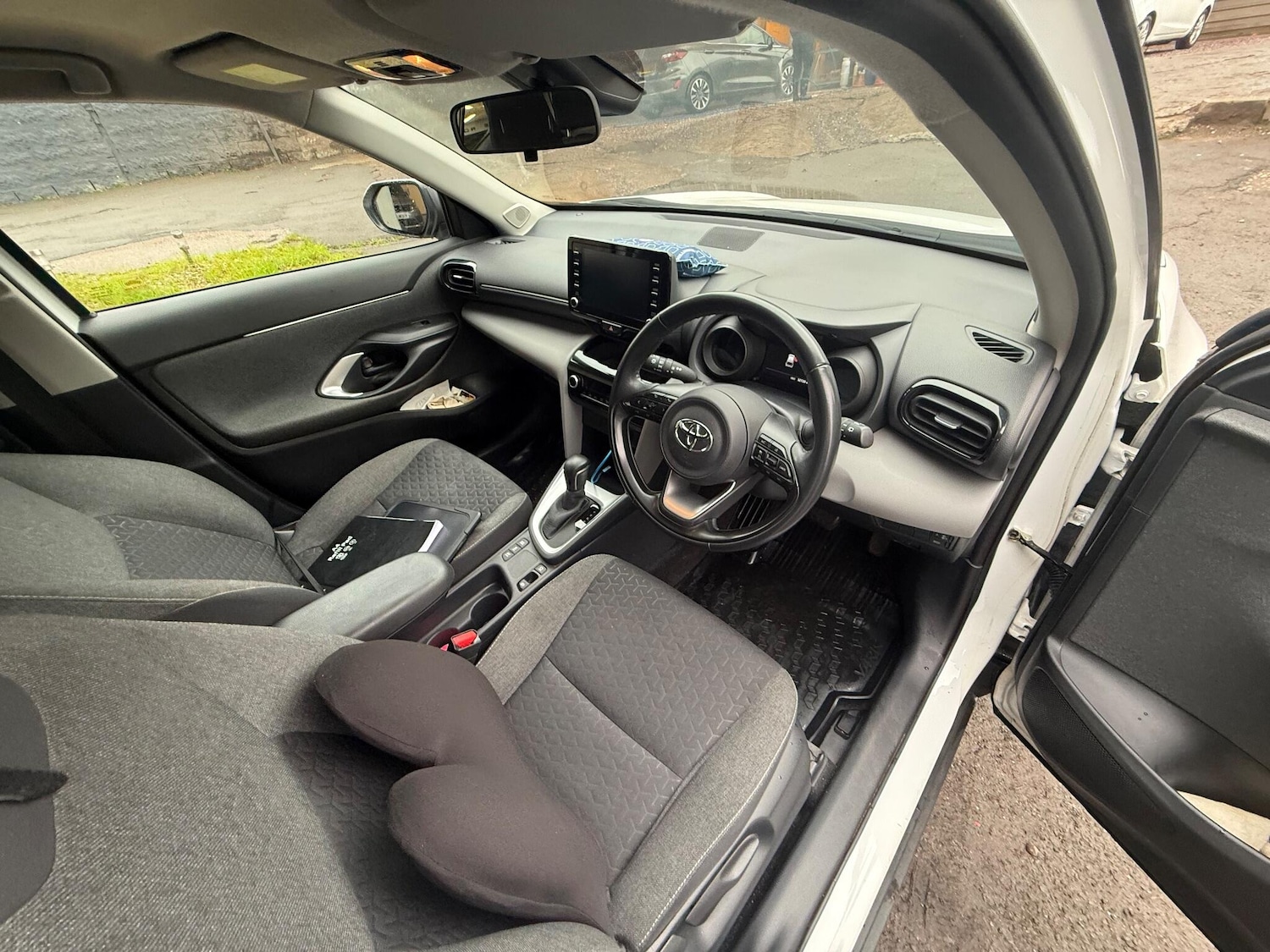 Used Toyota Yaris Cross 2022 for sale - 76472747: Photo 4