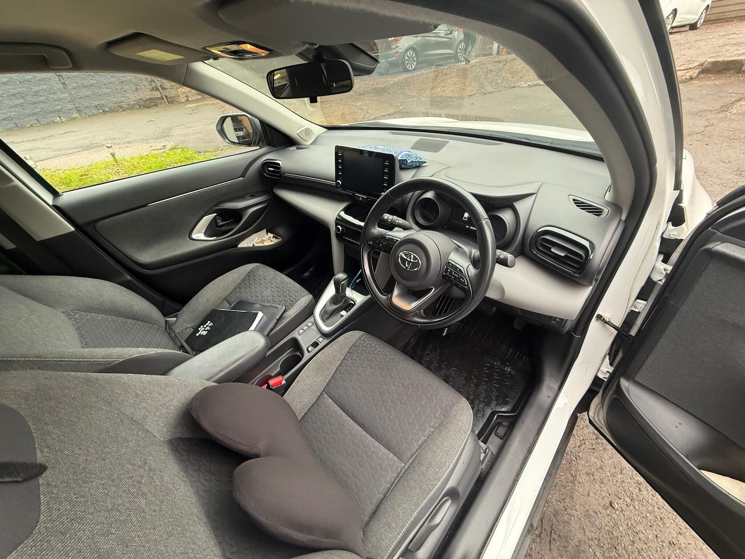 Used Toyota Yaris Cross 2022 for sale - 76472747: Photo 5