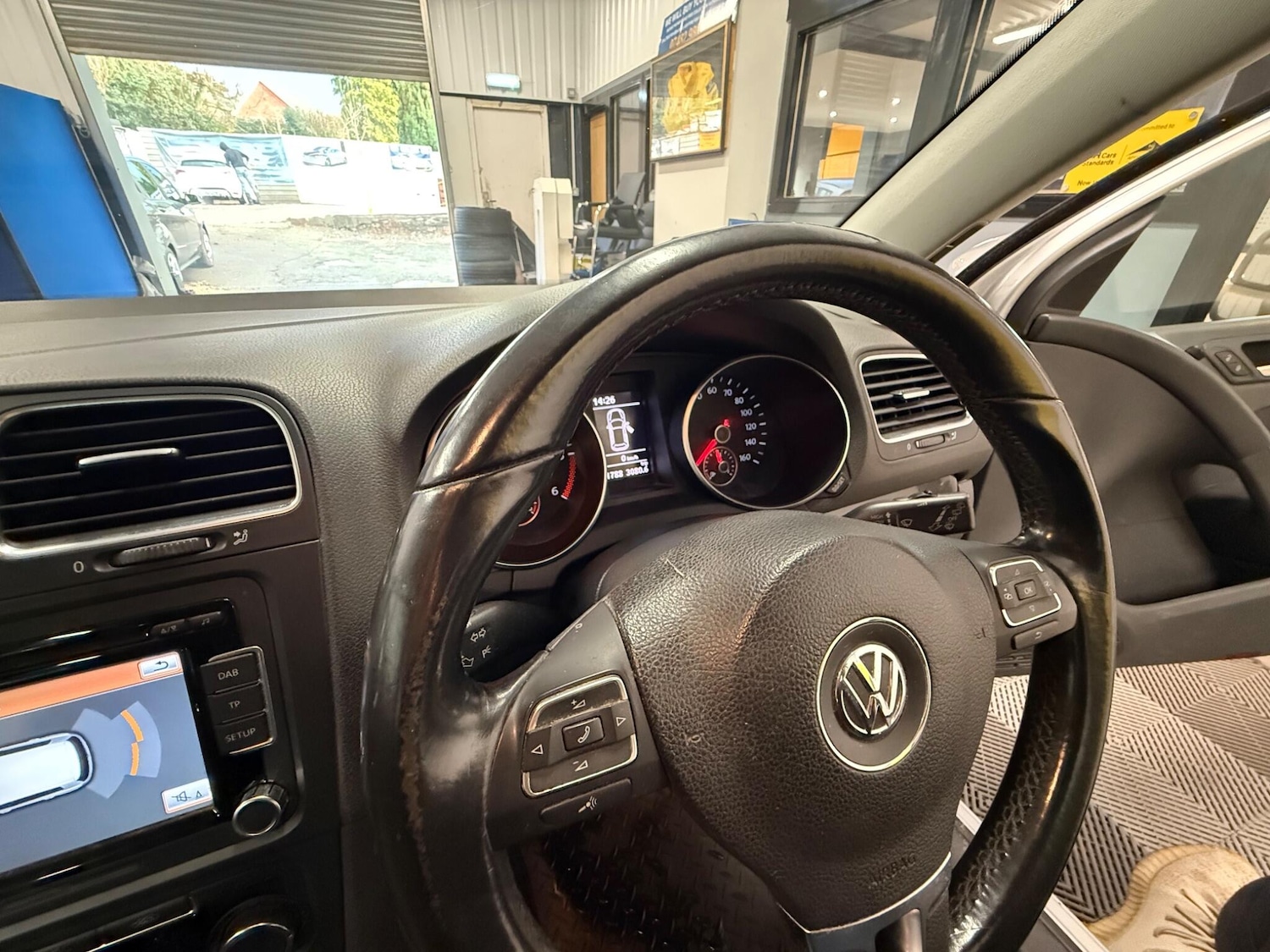 Used Volkswagen Golf 2011 for sale - 76855943: Photo 16