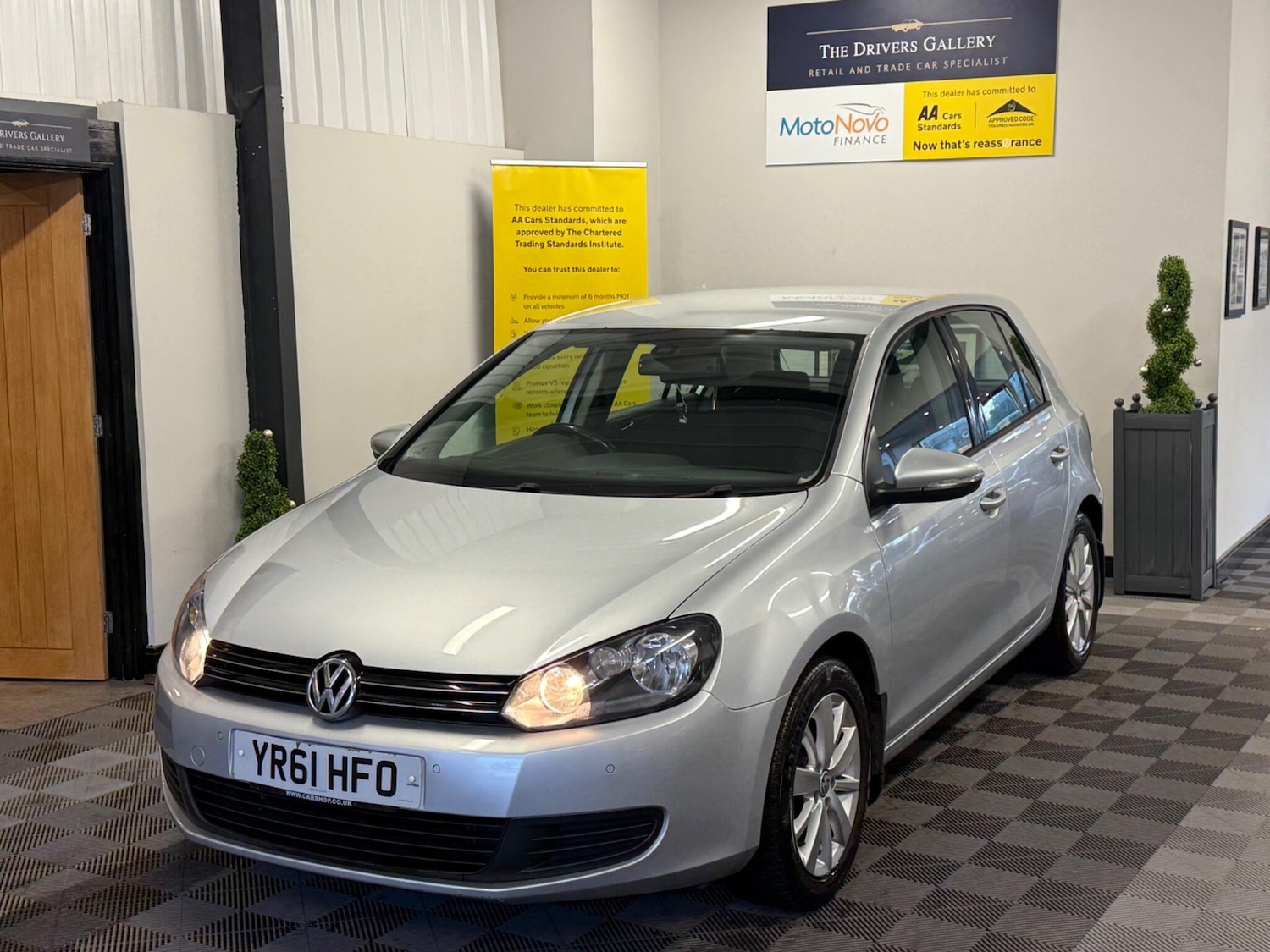 Used Volkswagen Golf 2011 for sale - 76855943: Photo 2