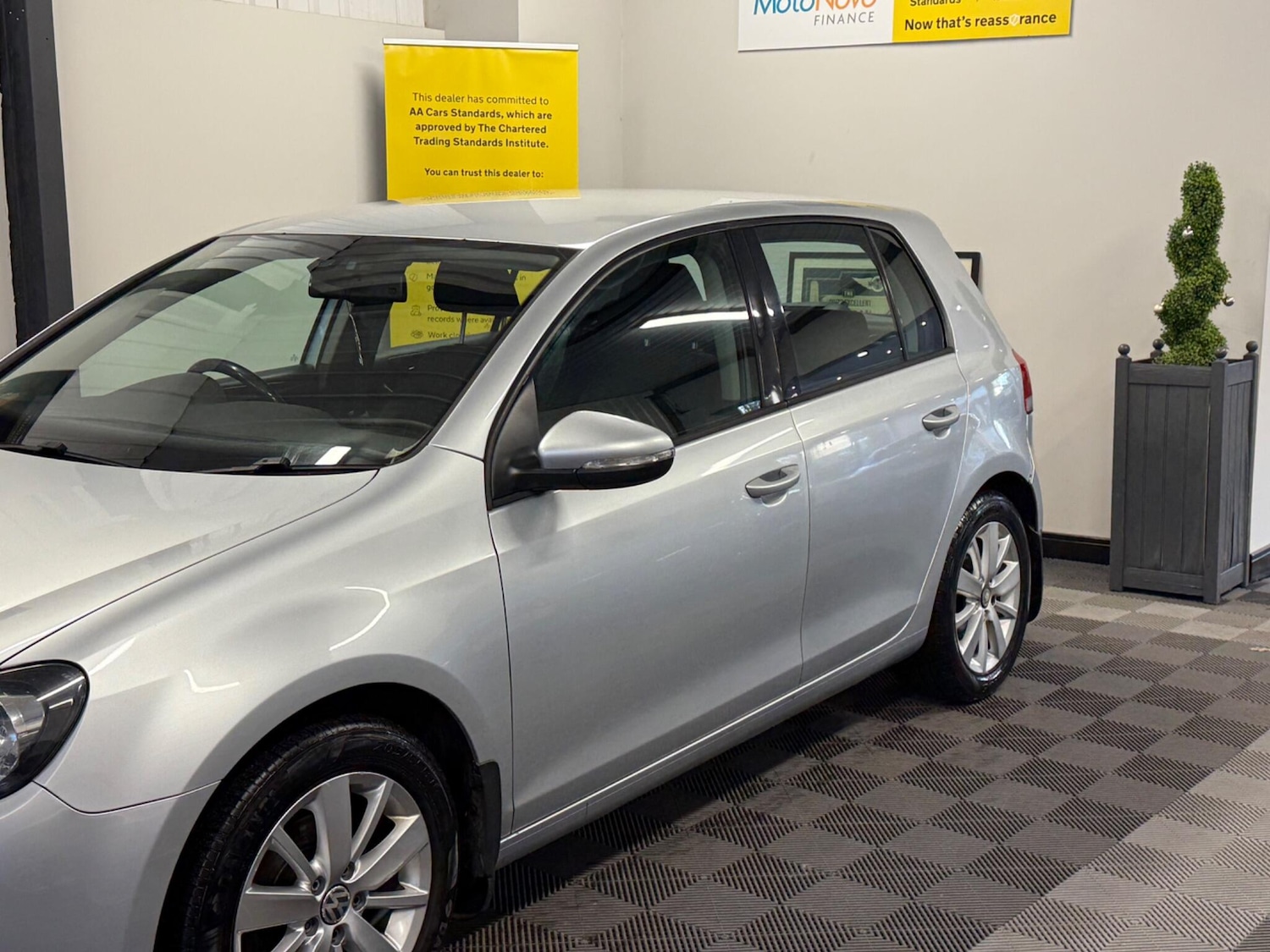 Used Volkswagen Golf 2011 for sale - 76855943: Photo 5