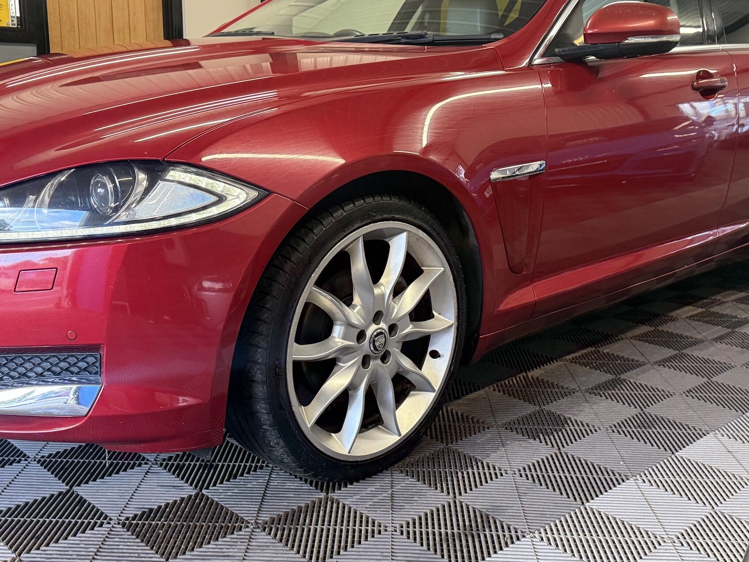 Used Jaguar XF 2013 for sale - 78006890: Photo 19