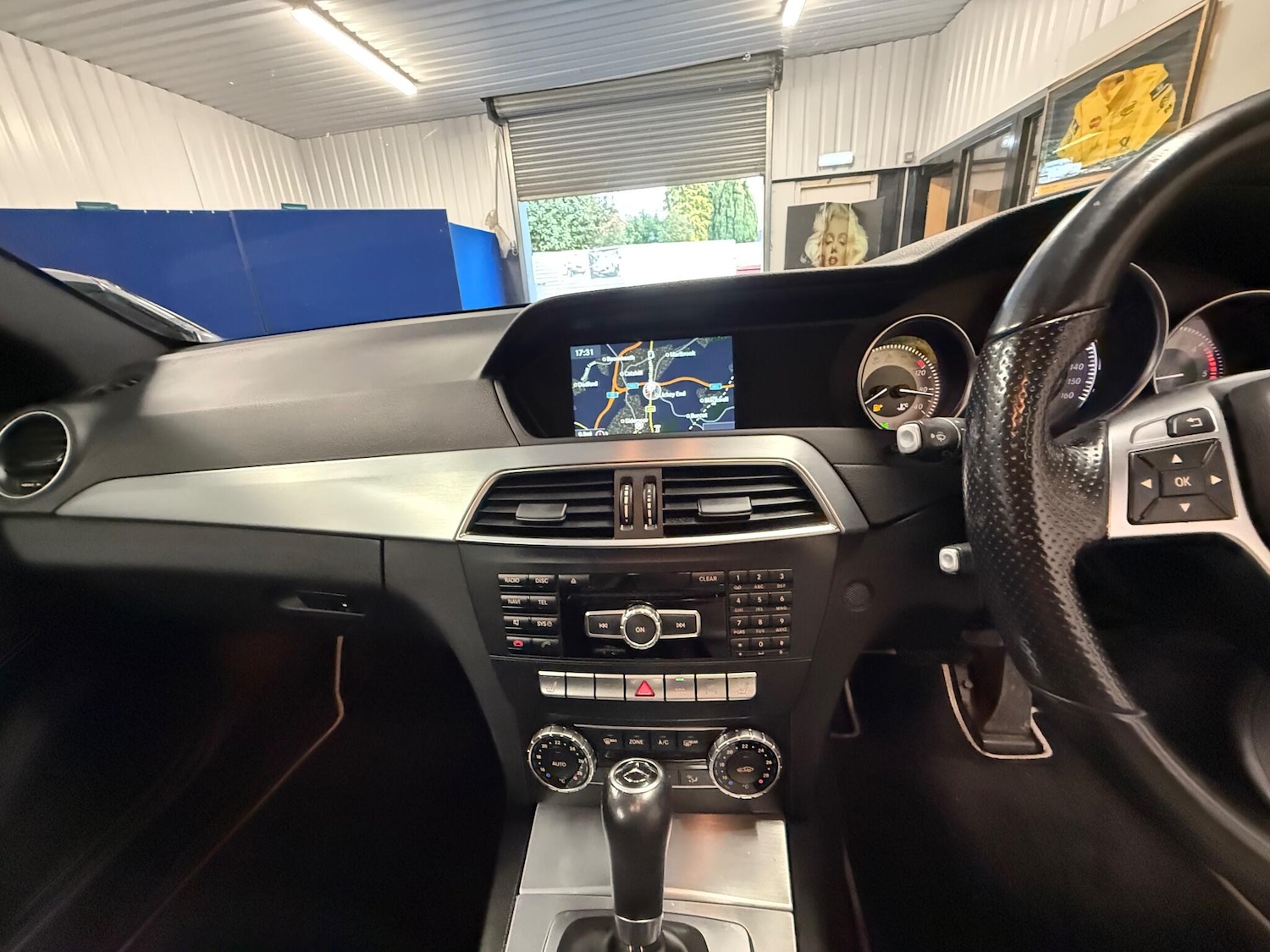 Used Mercedes-Benz C-Class 2015 for sale - 76121971: Photo 11