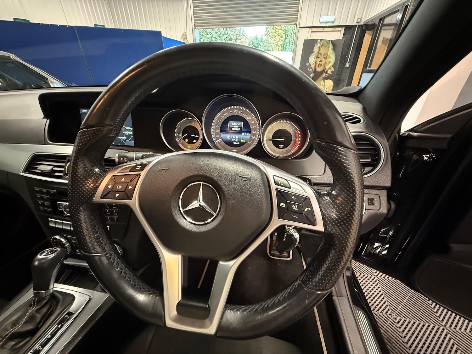 Used Mercedes-Benz C-Class 2015 for sale - 76121971: Photo 8