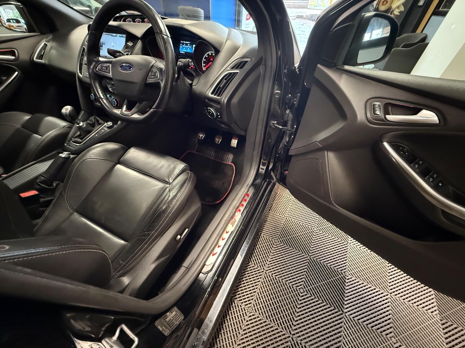 Used Ford Focus 2016 for sale - 77351613: Photo 21