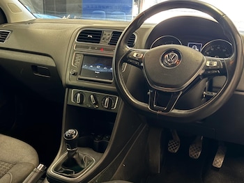 Used Volkswagen Polo 2016 for sale - 78376134: Photo