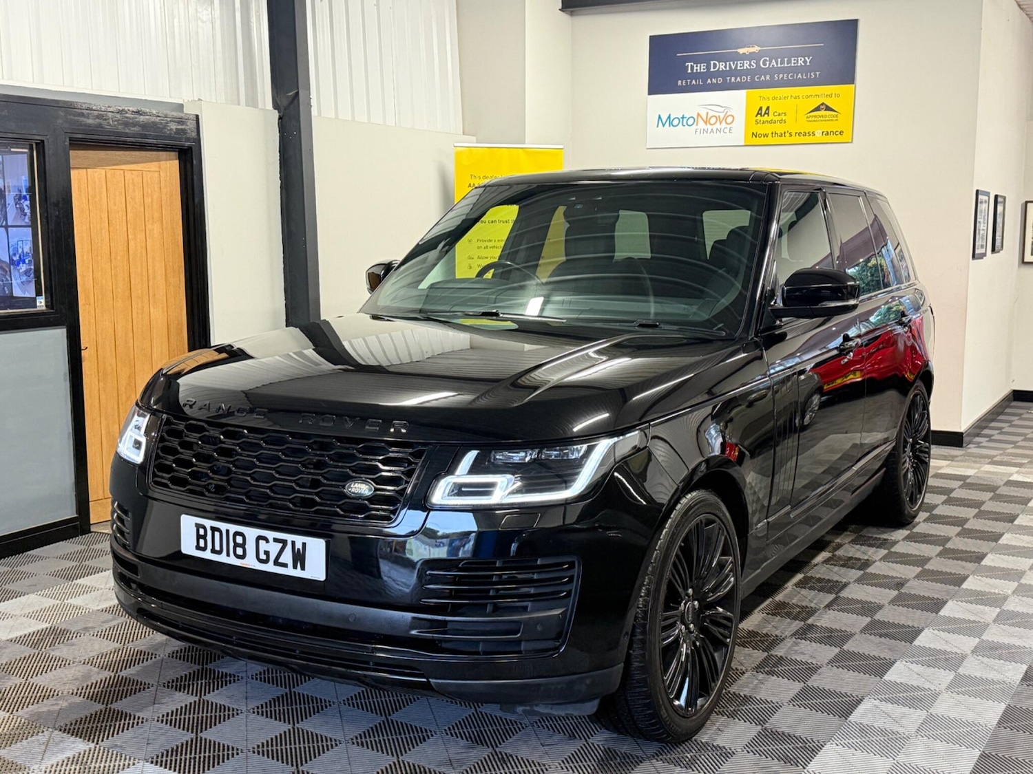 Used Land Rover Range Rover 2018 for sale - 76561919: Photo 2