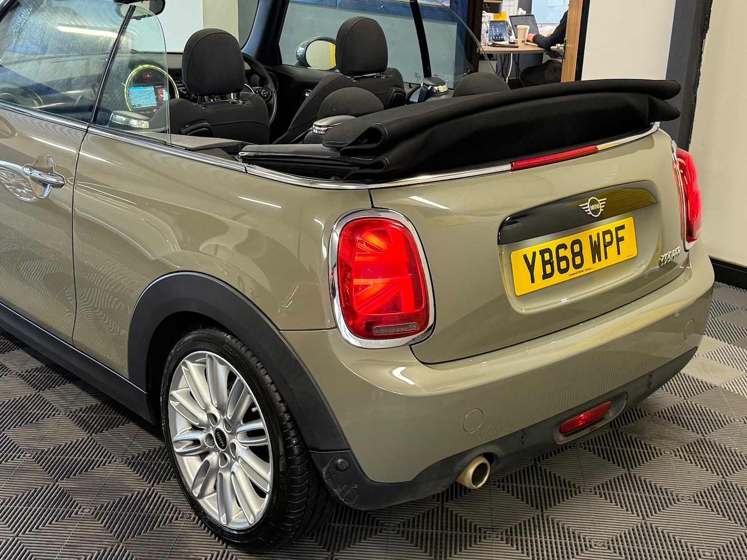 Used MINI Convertible 2018 for sale - 76992477: Photo 12