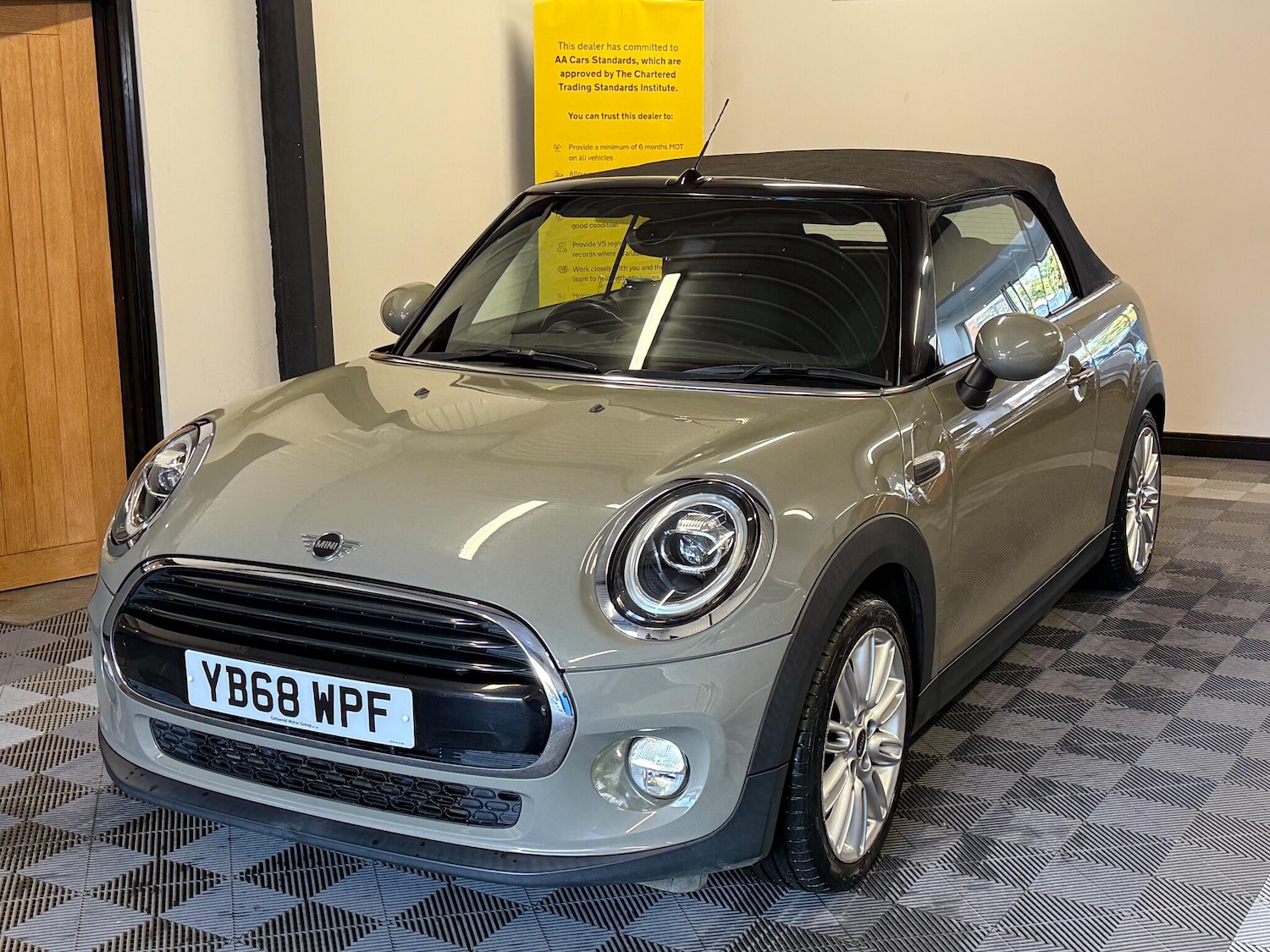 Used MINI Convertible 2018 for sale - 76992477: Photo 14