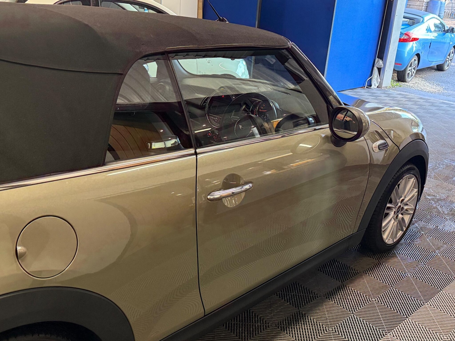 Used MINI Convertible 2018 for sale - 76992477: Photo 22