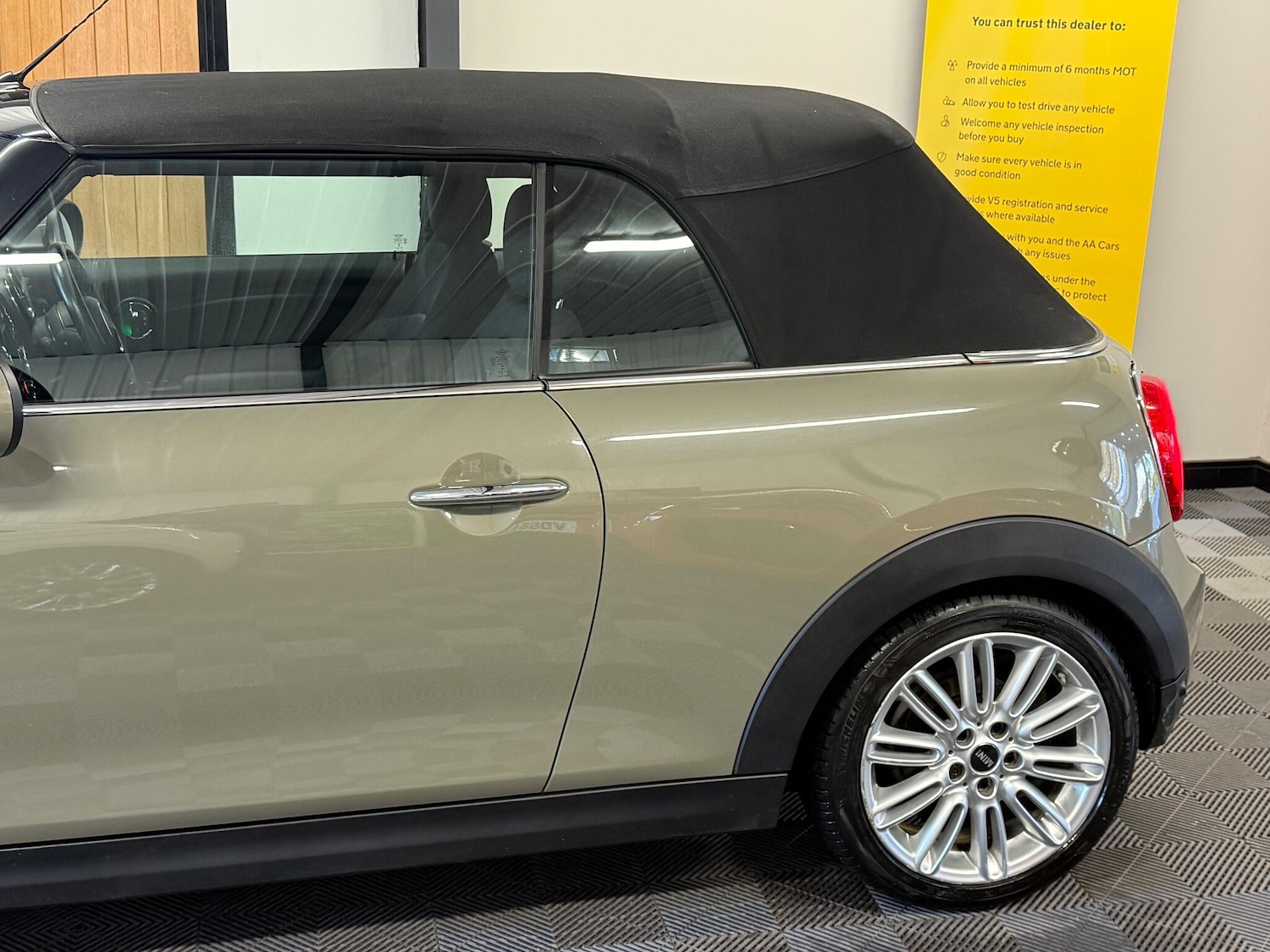 Used MINI Convertible 2018 for sale - 76992477: Photo 28