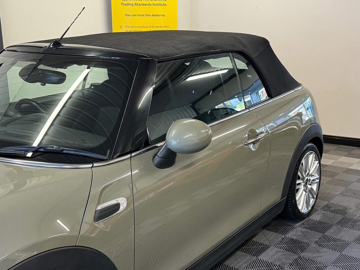 Used MINI Convertible 2018 for sale - 76992477: Photo 29