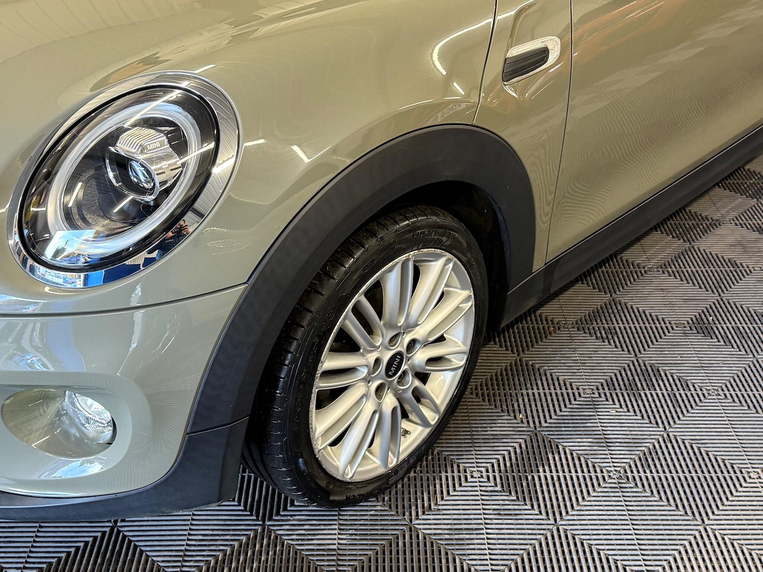 Used MINI Convertible 2018 for sale - 76992477: Photo 30