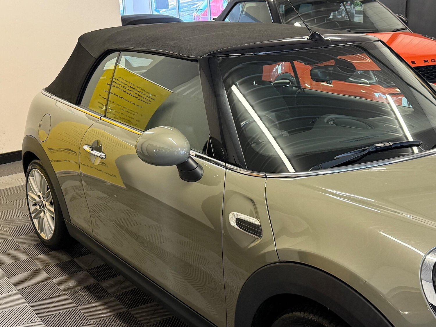 Used MINI Convertible 2018 for sale - 76992477: Photo 32