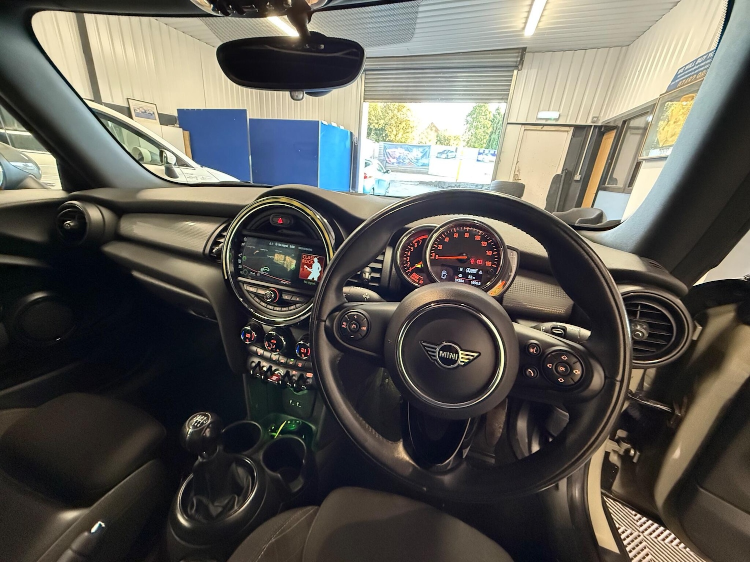 Used MINI Convertible 2018 for sale - 76992477: Photo 6