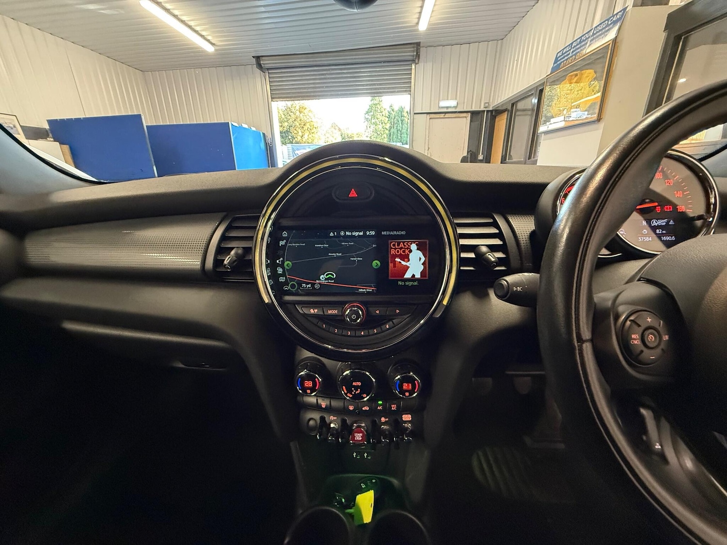 Used MINI Convertible 2018 for sale - 76992477: Photo 9