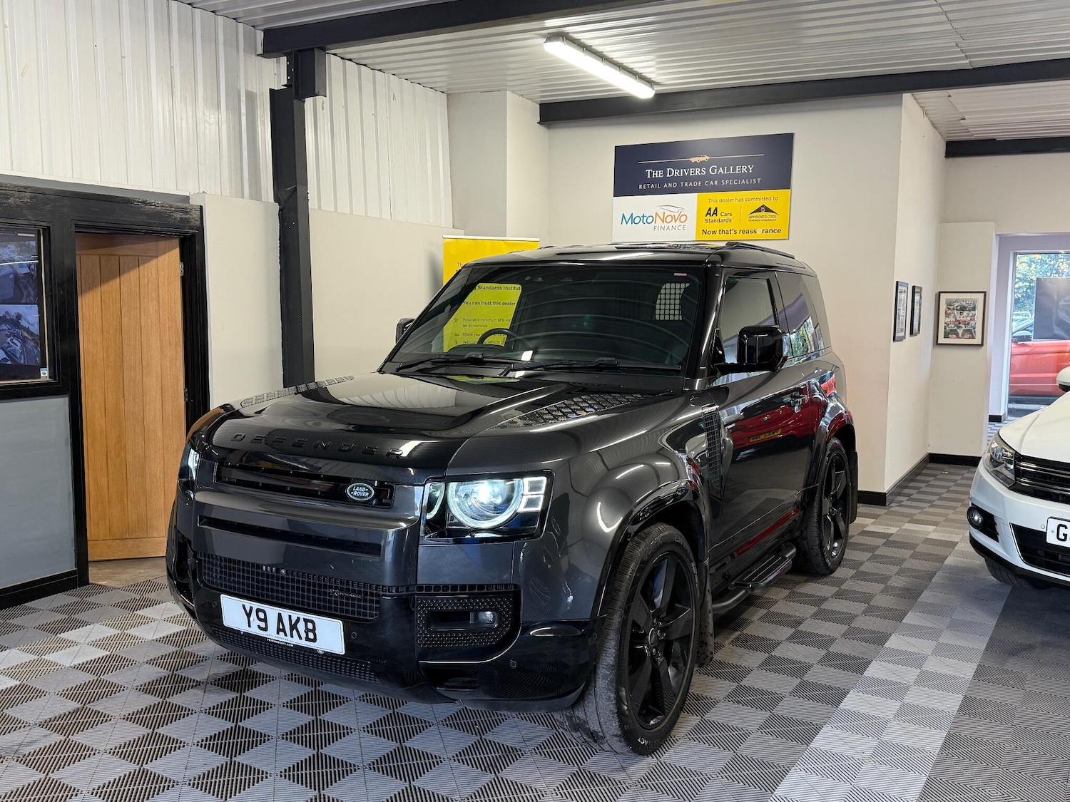 Used Land Rover Defender 2023 for sale - 76512870: Photo 1