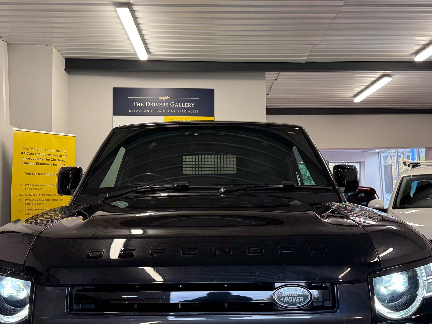 Used Land Rover Defender 2023 for sale - 76512870: Photo 14