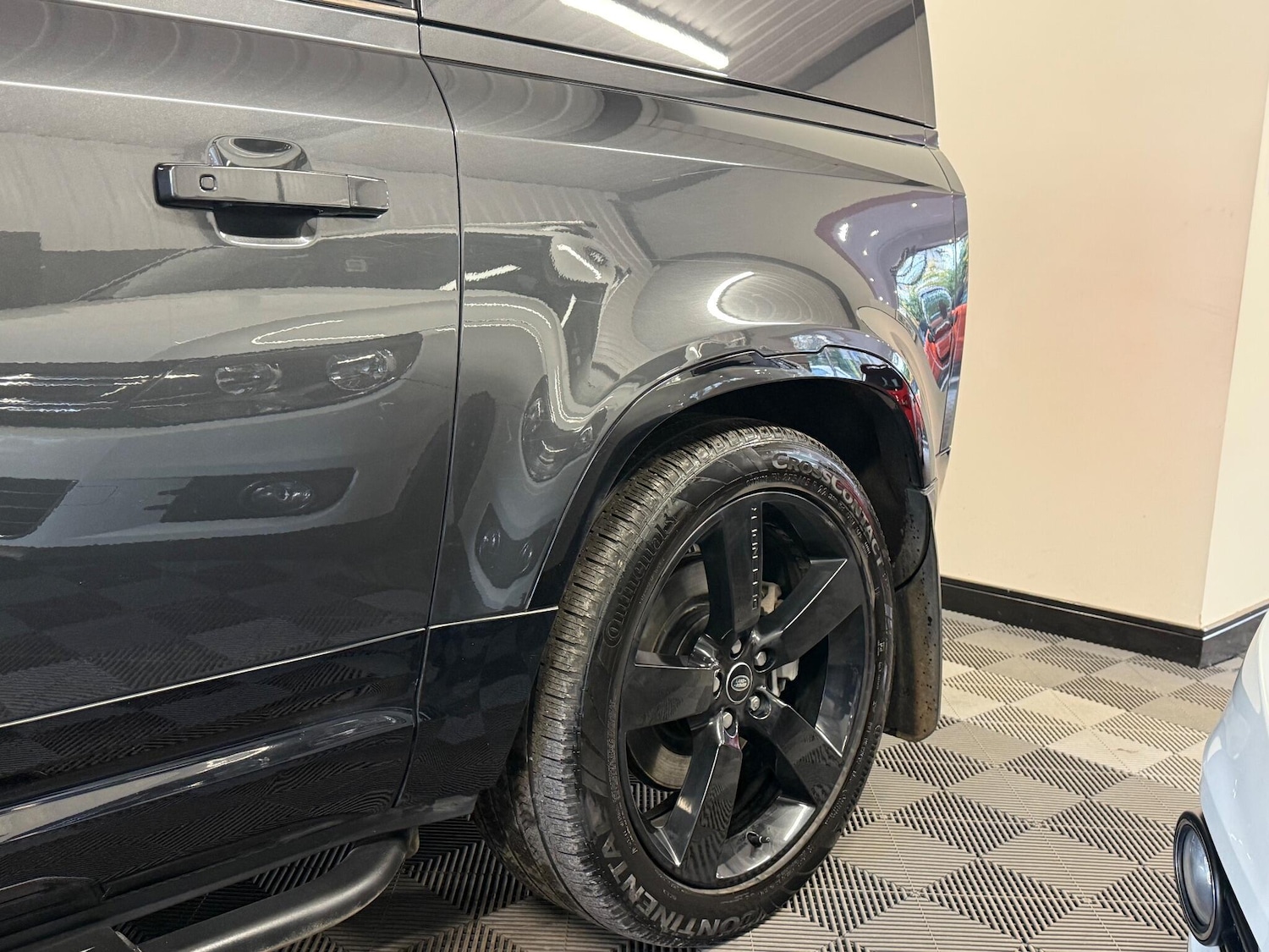 Used Land Rover Defender 2023 for sale - 76512870: Photo 21