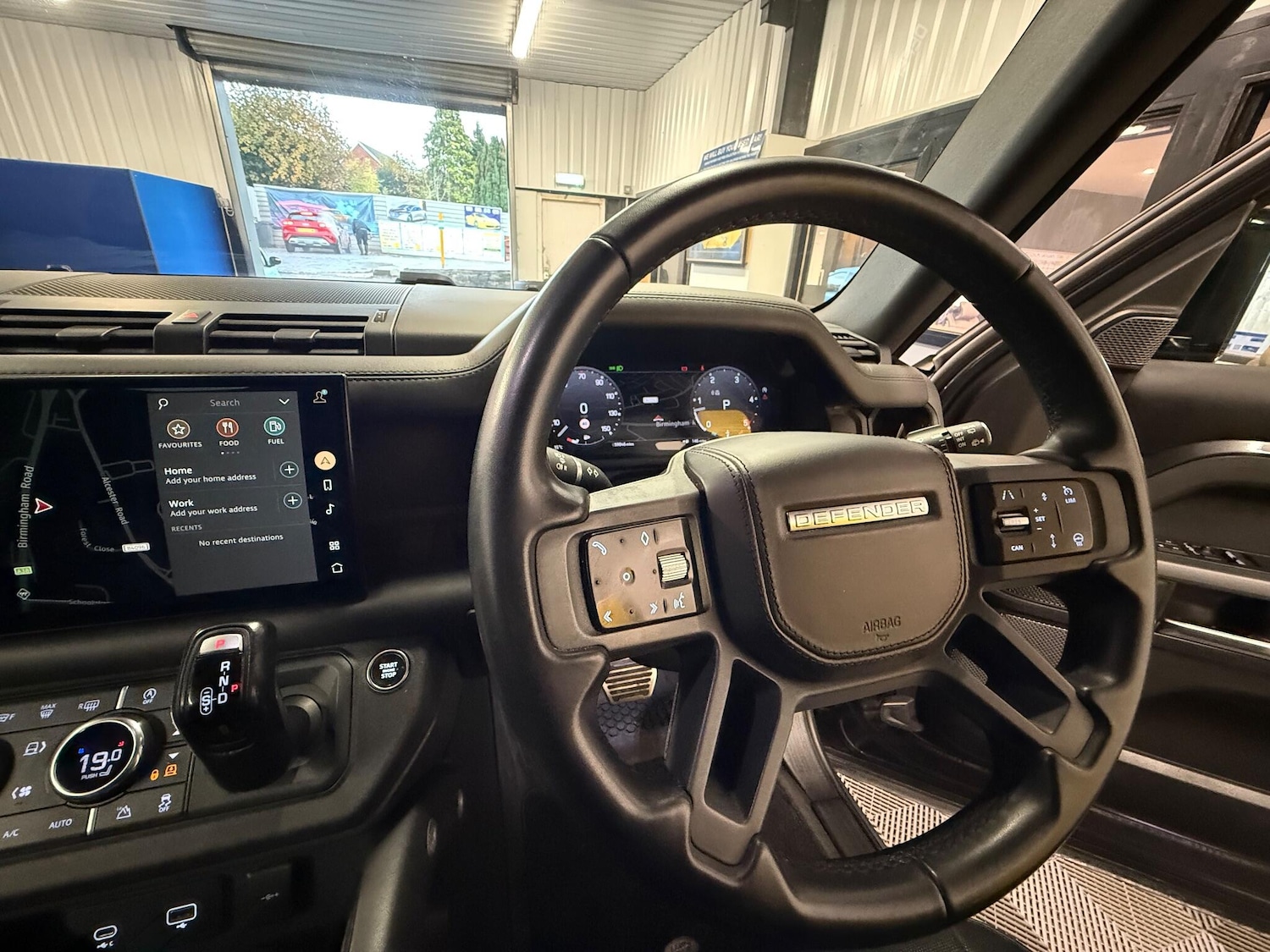 Used Land Rover Defender 2023 for sale - 76512870: Photo 26