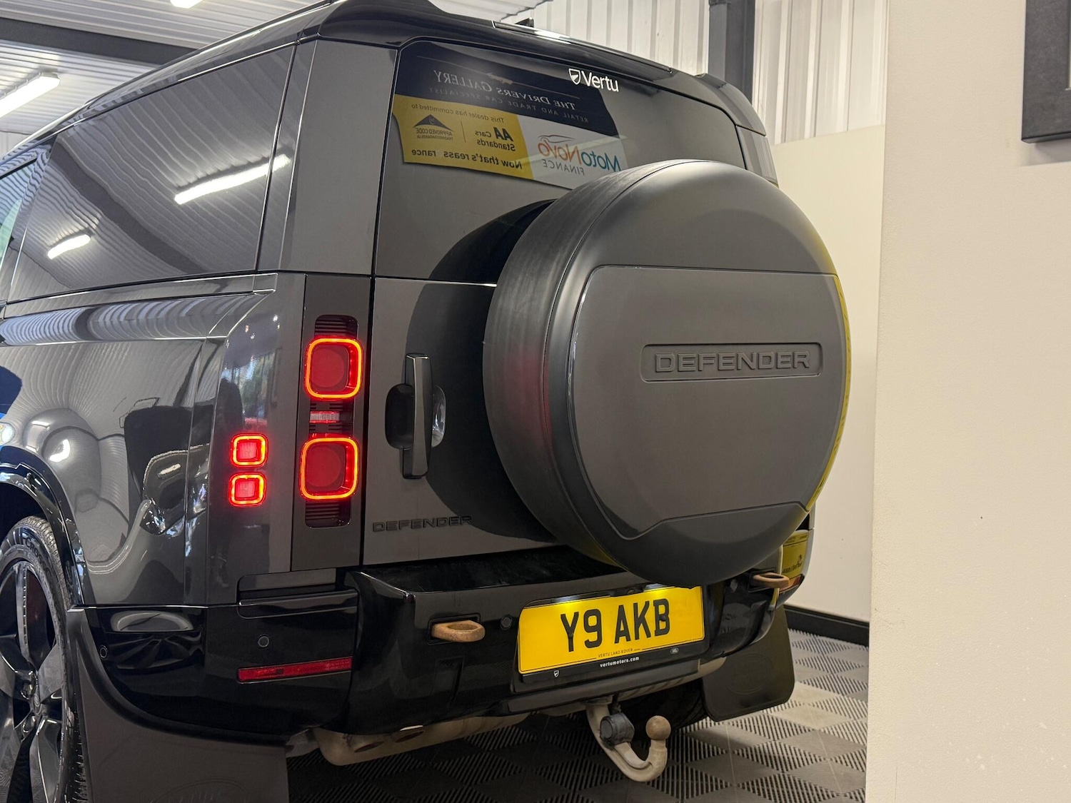 Used Land Rover Defender 2023 for sale - 76512870: Photo 32