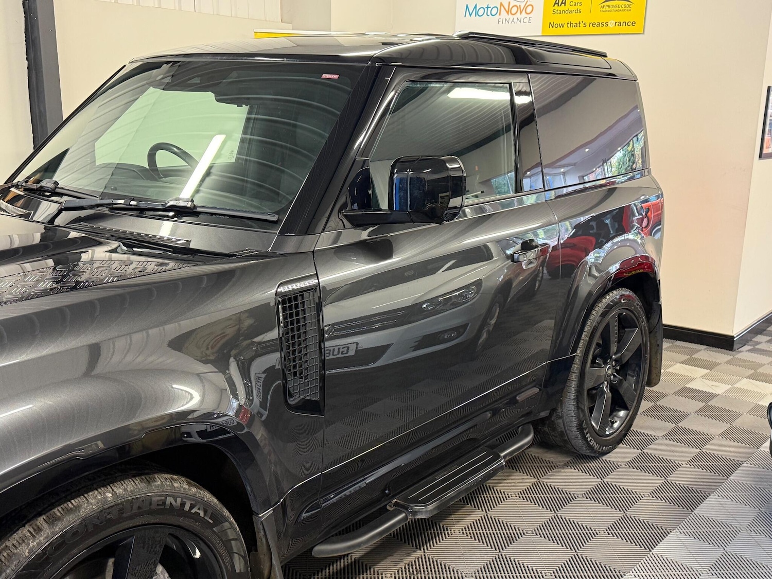 Used Land Rover Defender 2023 for sale - 76512870: Photo 33