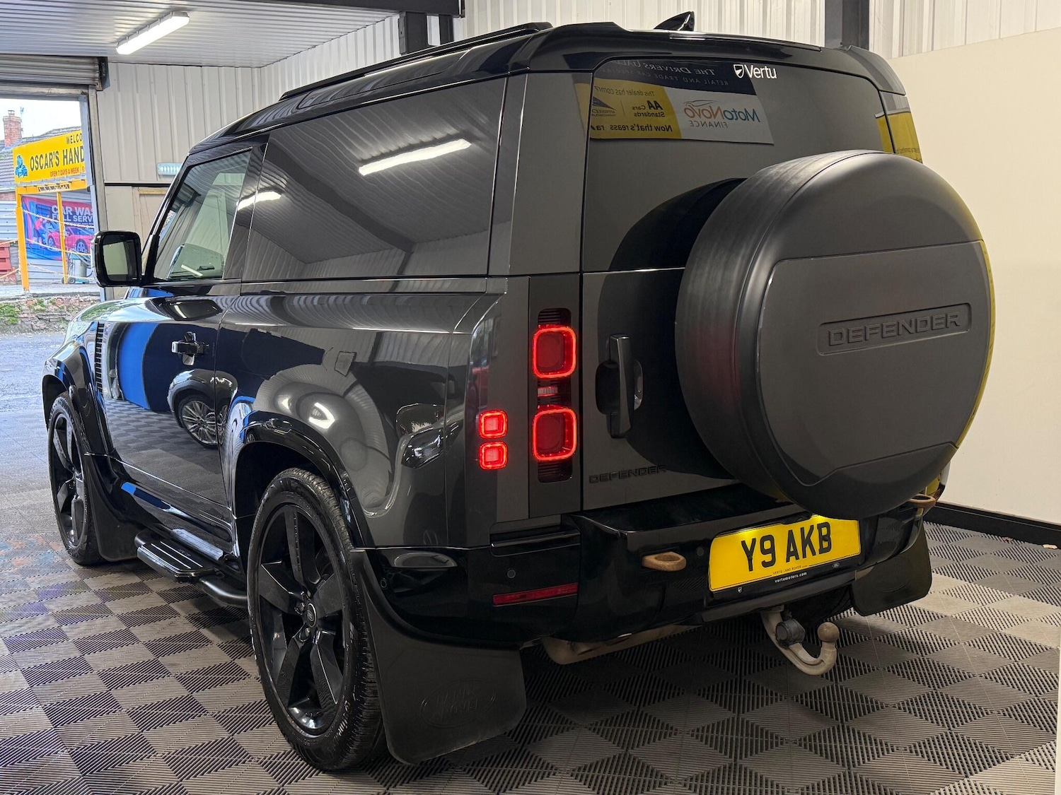 Used Land Rover Defender 2023 for sale - 76512870: Photo 4