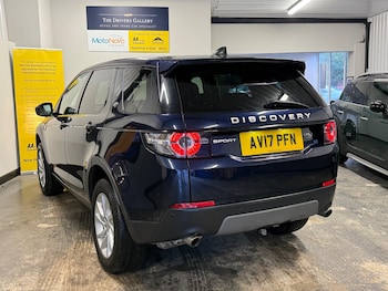 Used Land Rover Discovery Sport 2017 for sale - 76294930: Photo 3