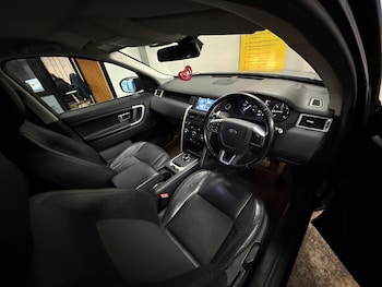 Used Land Rover Discovery Sport 2017 for sale - 76294930: Photo 4
