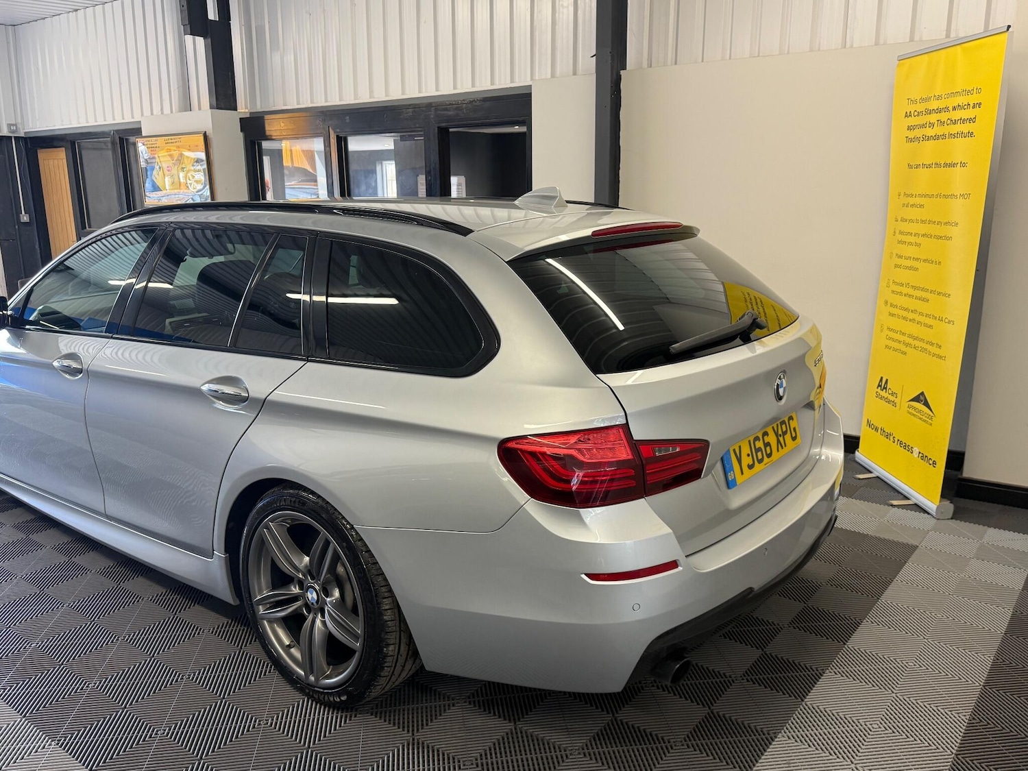 Used BMW 5 Series 2016 for sale - 76644873: Photo 18