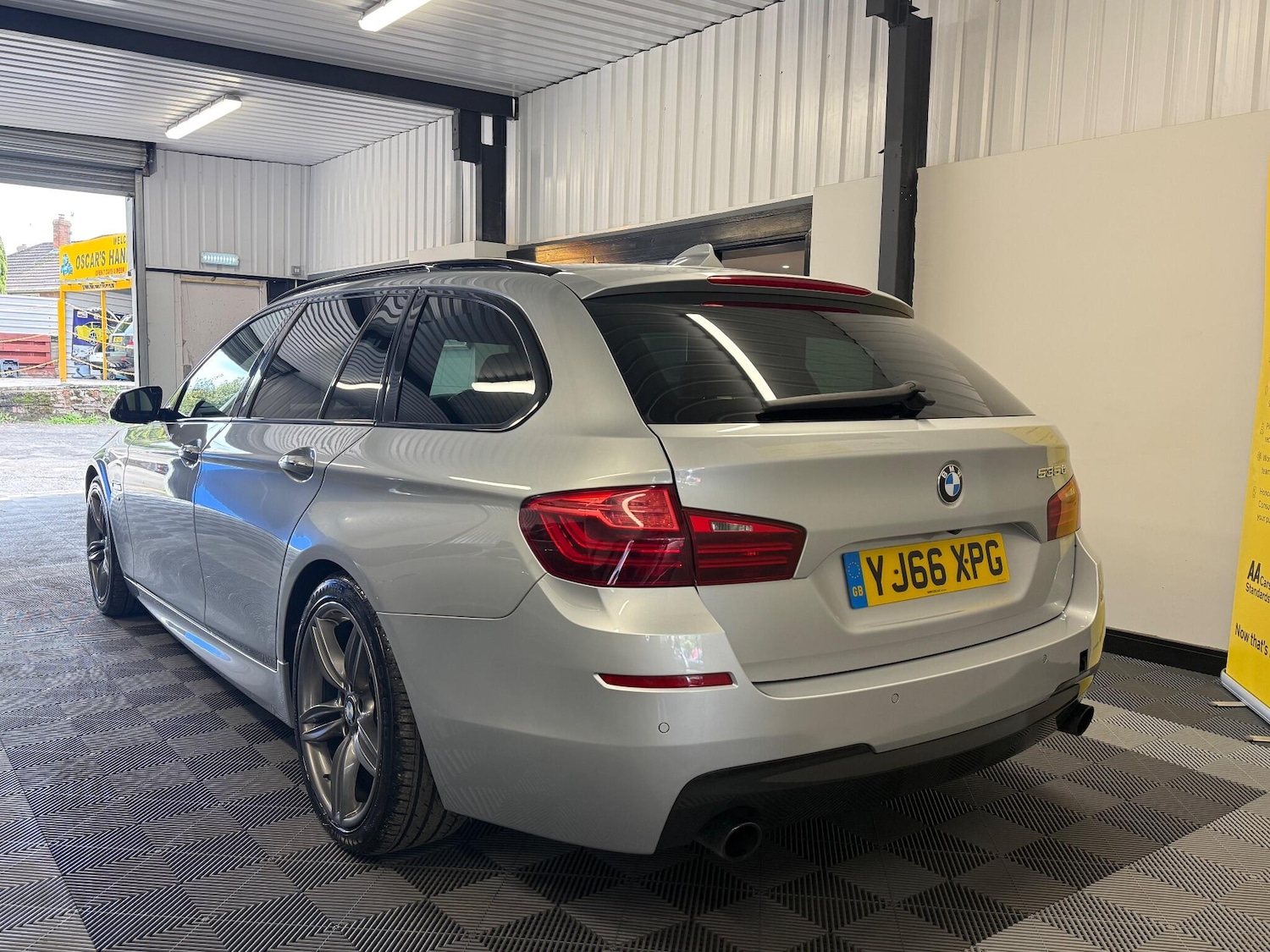 Used BMW 5 Series 2016 for sale - 76644873: Photo 2