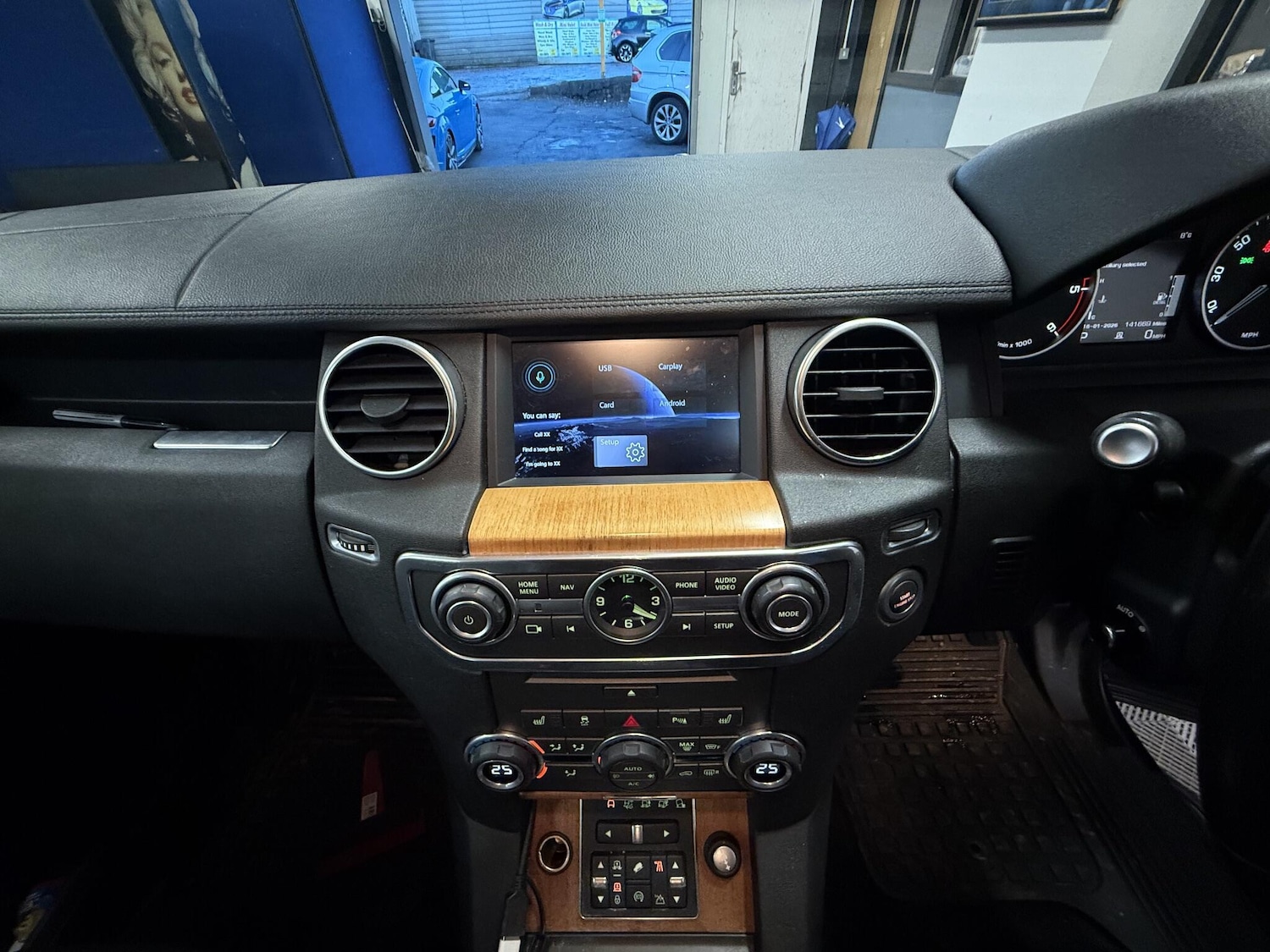 Used Land Rover Discovery 4 2015 for sale - 76996286: Photo 8